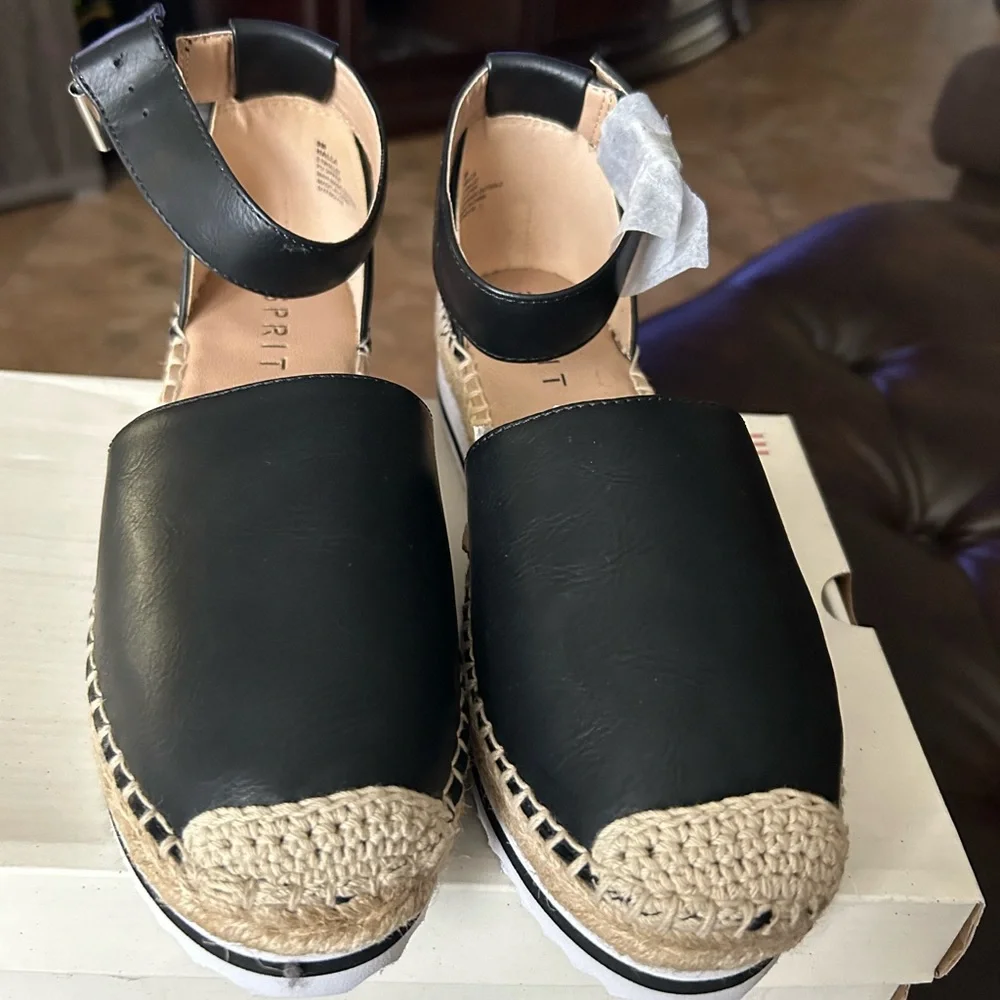 Esprit new in the box sandals size 8 - Picture 4 of 4